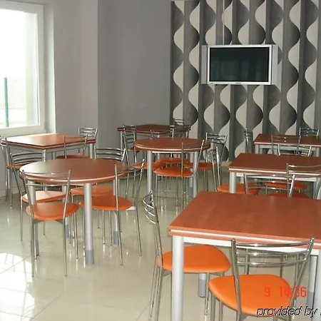麦克斯酒店 2* Luboń