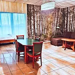 I Restauracja W Luboniu Hotel
