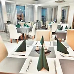 I Restauracja W Luboniu 2*