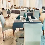 I Restauracja W Luboniu Hotel