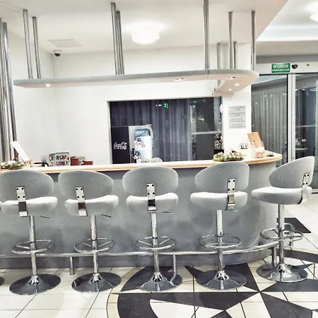 I Restauracja W Luboniu Hotel 2*