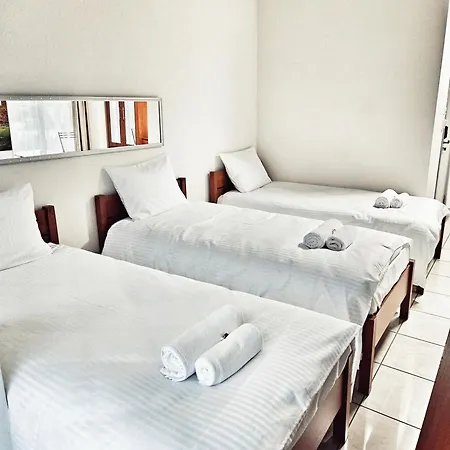 I Restauracja W Luboniu فندق