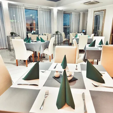 I Restauracja W Luboniu 2*