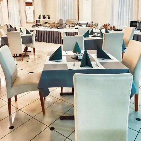 I Restauracja W Luboniu Otel