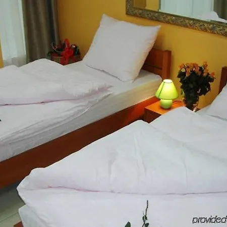 Hotel I Restauracja W Luboniu Luboń