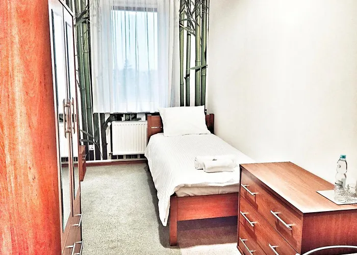 I Restauracja W Luboniu فندق